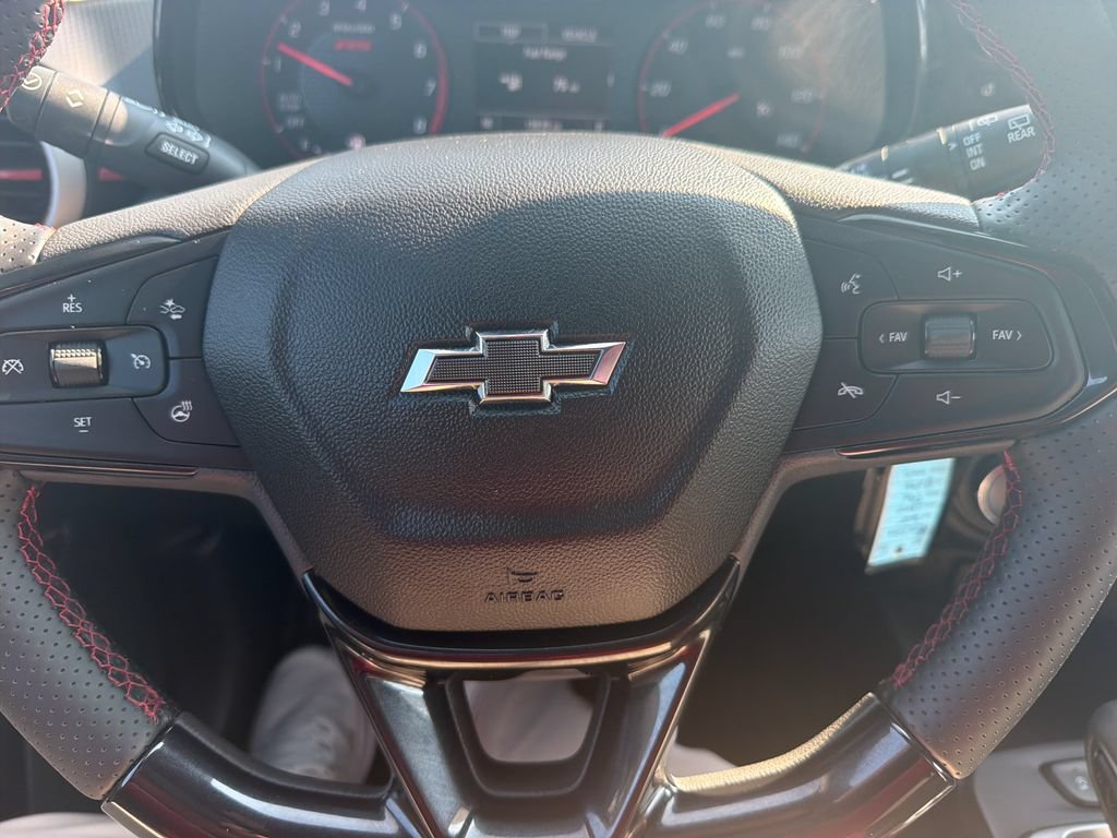 Used 2025 Chevrolet Trax RS w/ Driver Confidence Package FWD image 19