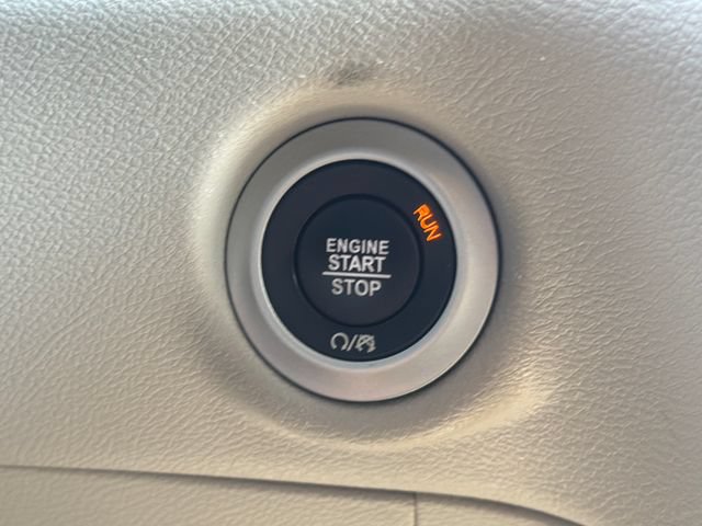 Used 2023 Chrysler Pacifica Touring-L FWD image 26