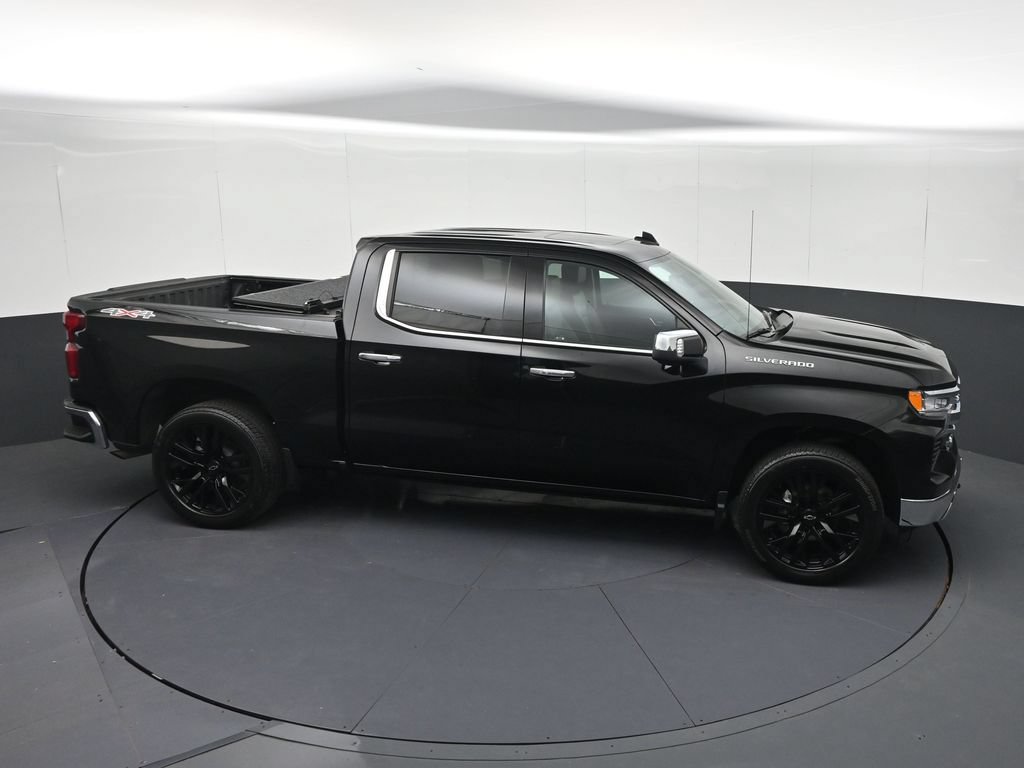 Certified 2022 Chevrolet Silverado 1500 LTZ w/ LTZ Premium Package AWD/4WD image 29