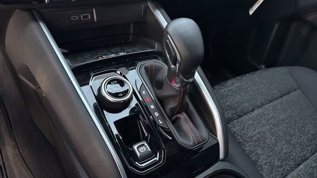 Certified 2025 Chevrolet Colorado Z71 w/ Technology Package image 28