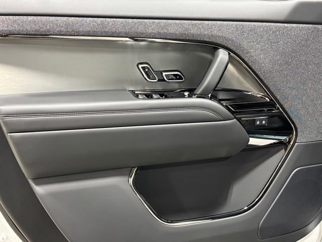 New 2025 Land Rover Range Rover Sport image 9