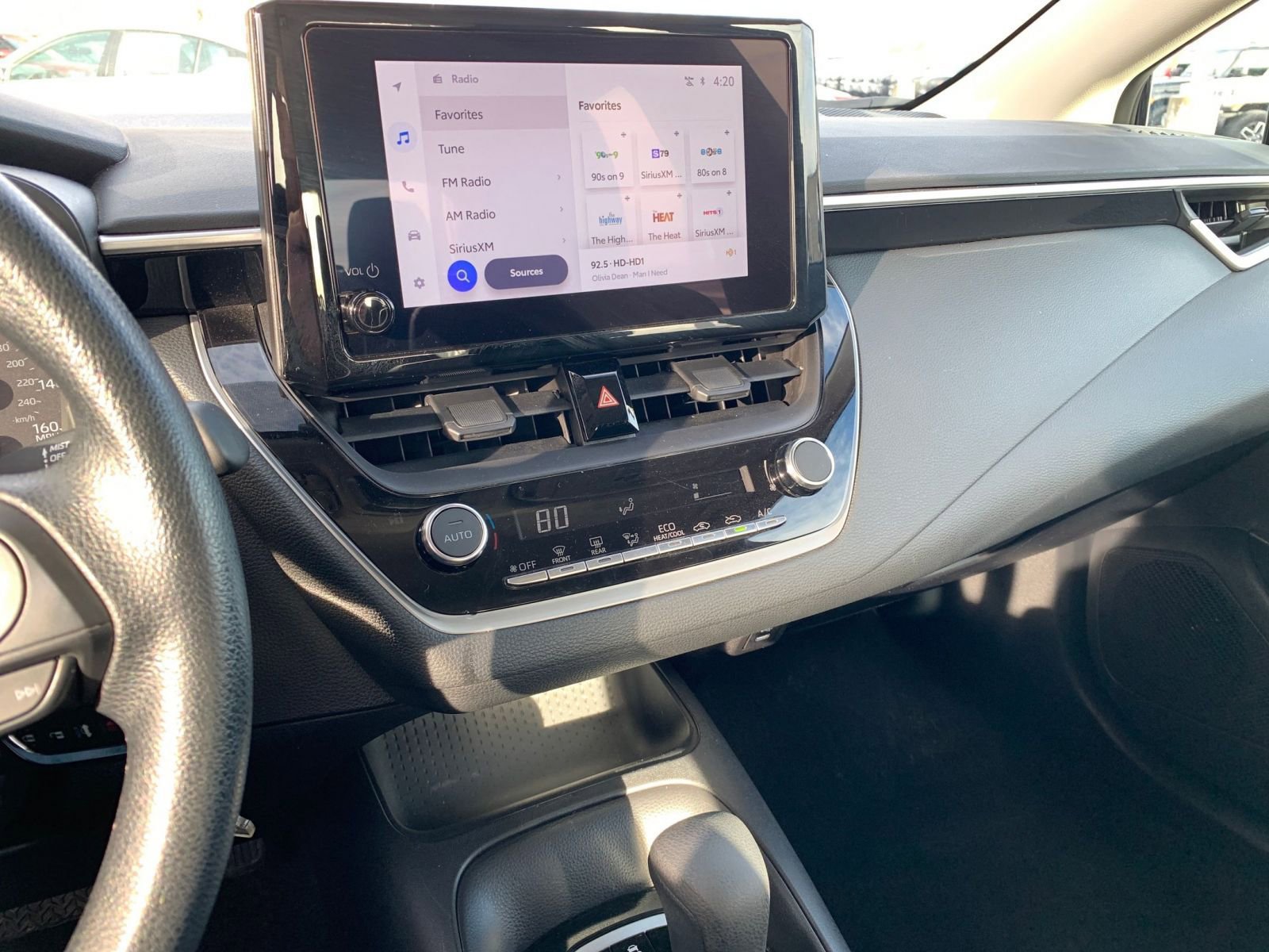 Used 2025 Toyota Corolla LE image 17