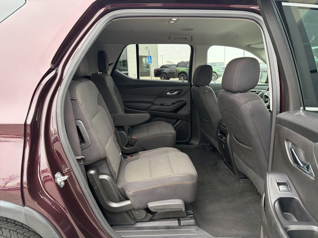 Used 2018 Chevrolet Traverse LT image 18