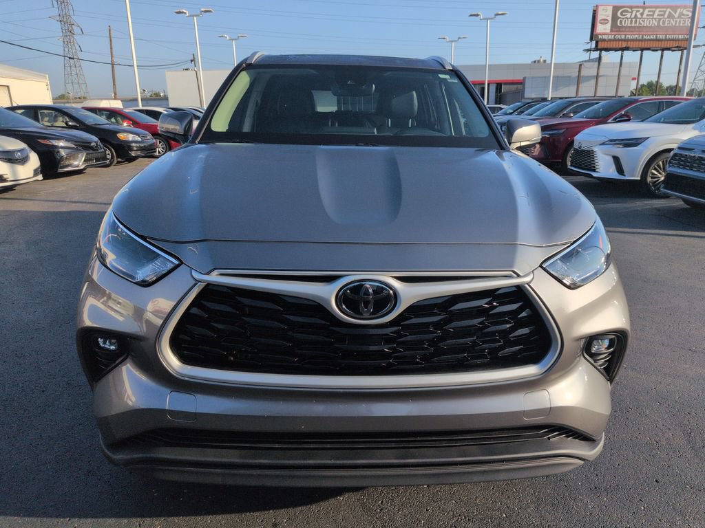 Certified 2025 Toyota Highlander XLE AWD/4WD image 8