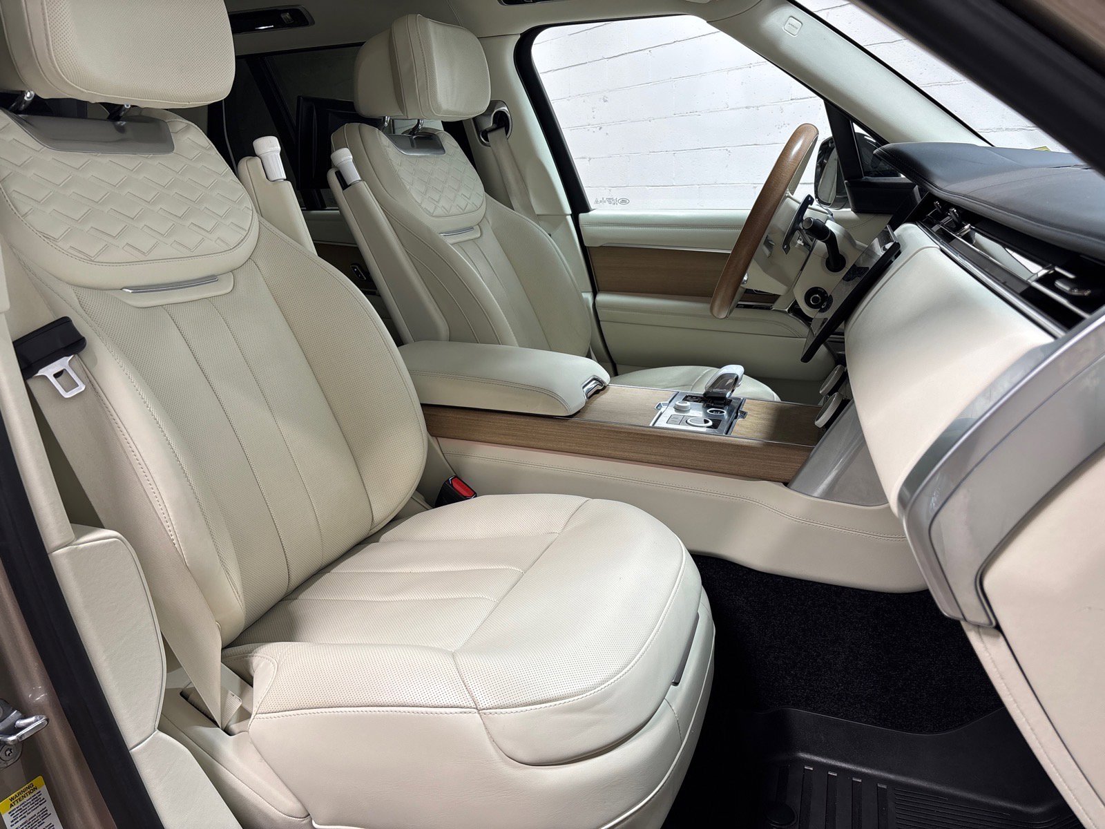 Used 2023 Land Rover Range Rover SV AWD/4WD image 31