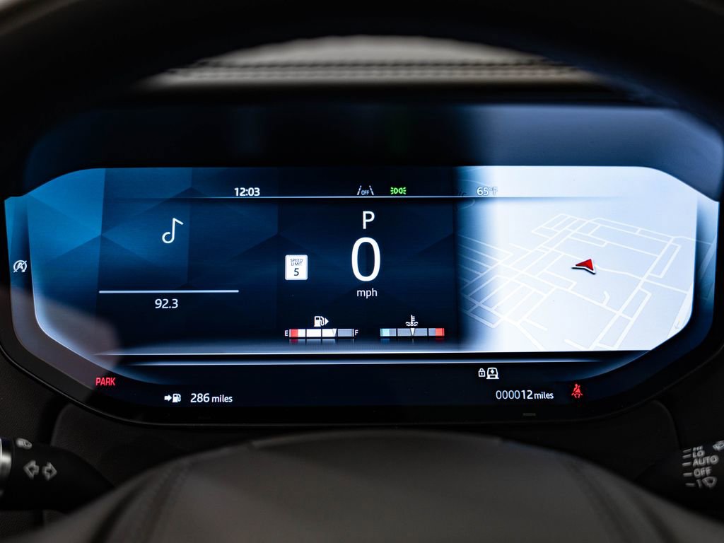 New 2026 Land Rover Range Rover Long Wheelbase SE AWD/4WD image 33