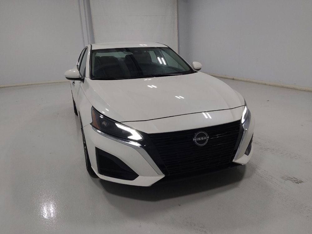 Used 2023 Nissan Altima 2.5 SV FWD image 14