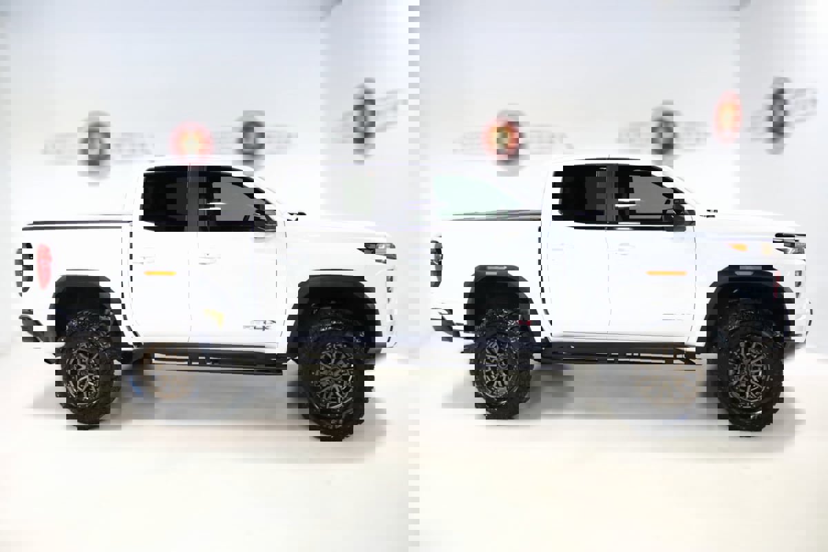 Used 2023 GMC Canyon AT4X image 5