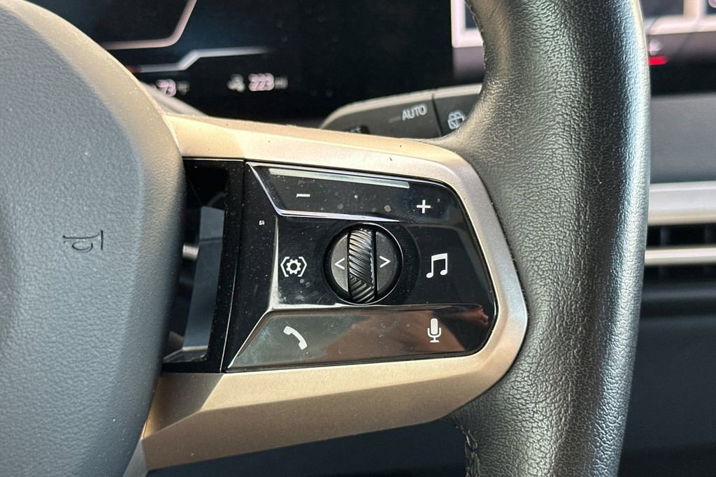 Used 2024 BMW iX xDrive50 w/ Premium Package image 29