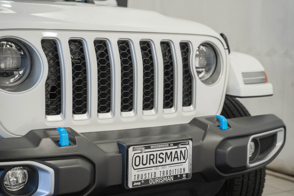 Used 2023 Jeep Wrangler Unlimited Sahara w/ Cold Weather Group AWD/4WD image 11