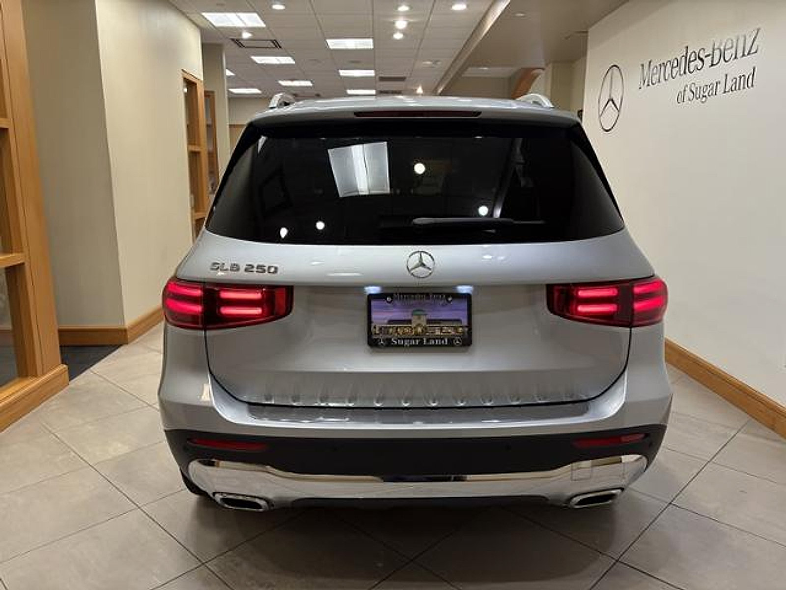 New 2026 Mercedes-Benz GLB 250 image 4