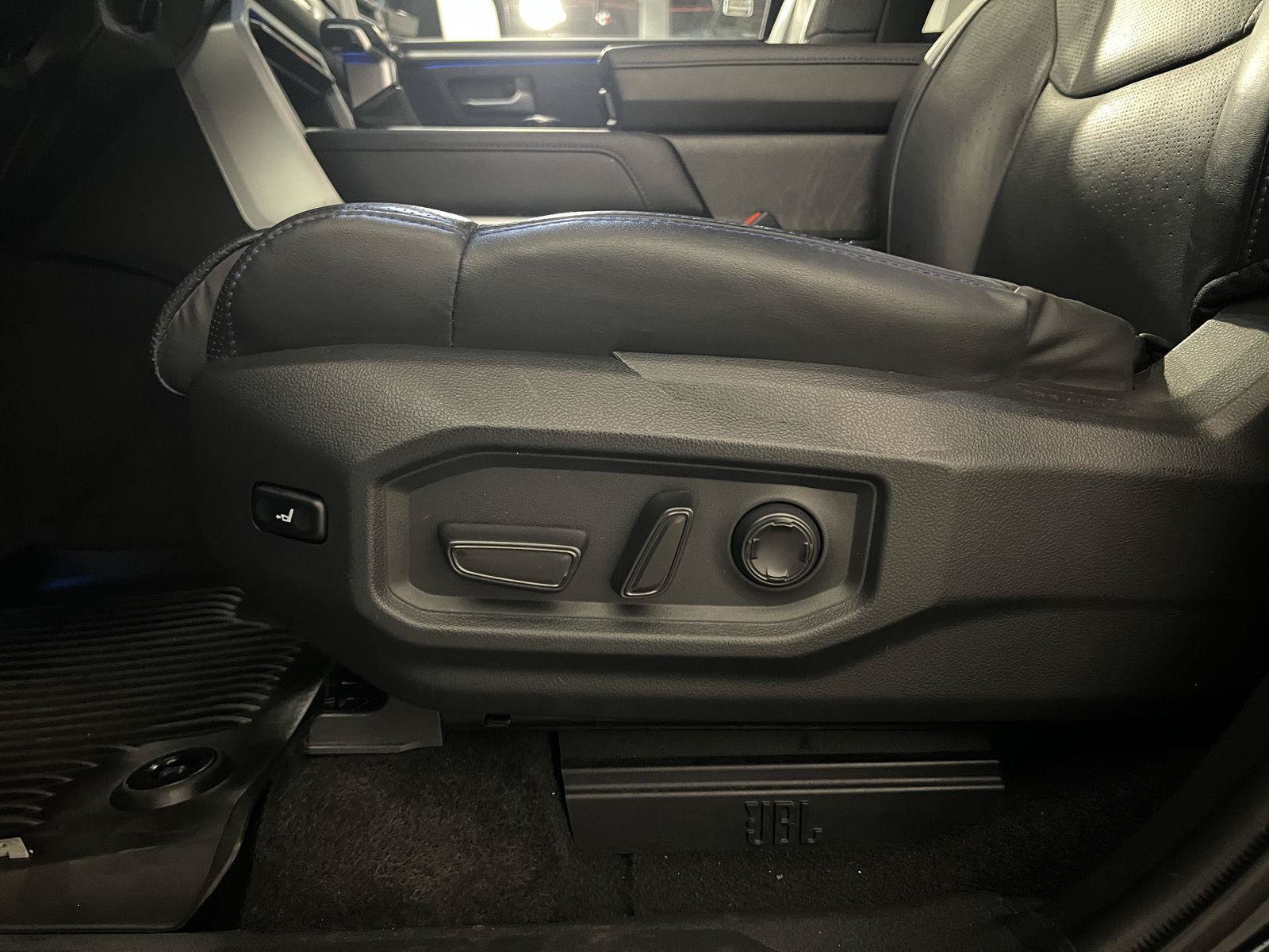 Used 2023 Toyota Sequoia Platinum AWD/4WD image 28