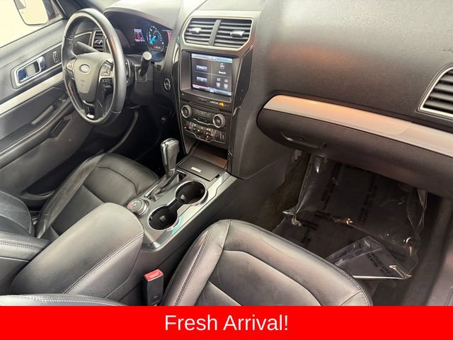 Used 2016 Ford Explorer XLT w/ Equipment Group 202A AWD/4WD image 19
