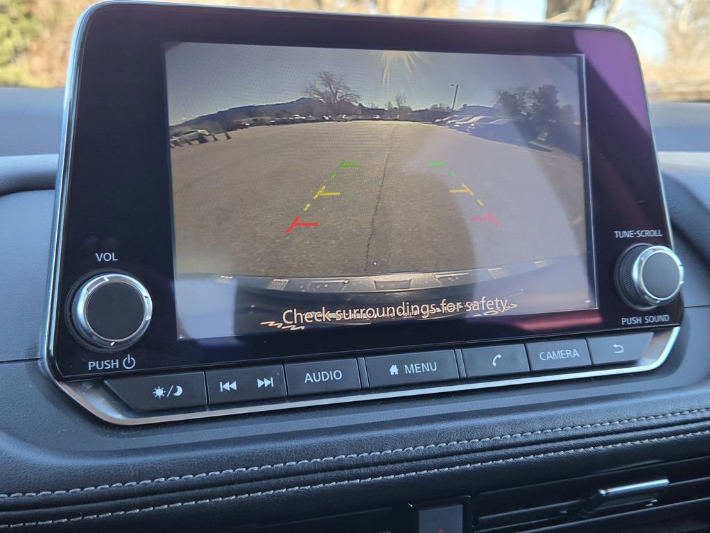 Used 2022 Nissan Rogue SV image 17