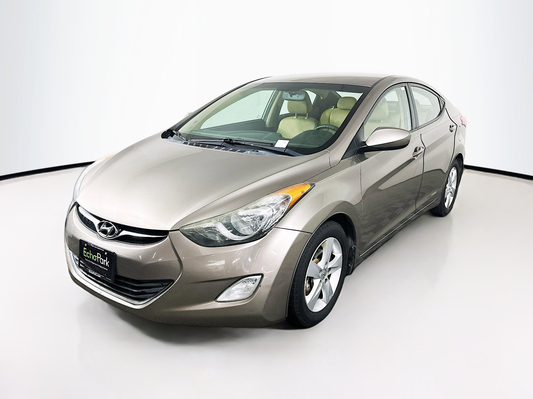 Used 2013 Hyundai Elantra GLS w/ Preferred Pkg image 3