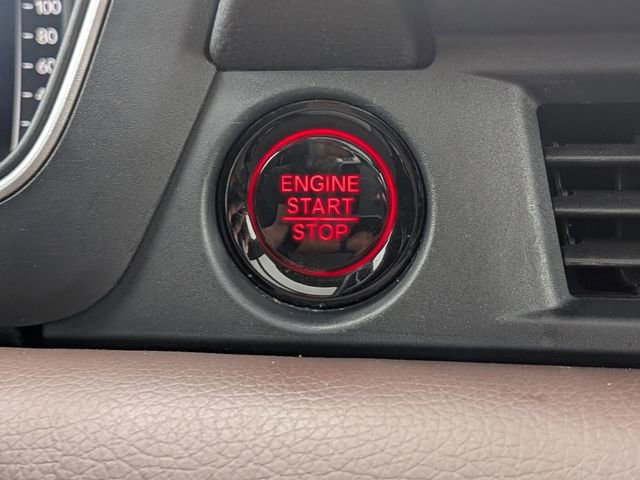 Used 2023 Honda Pilot Elite image 32