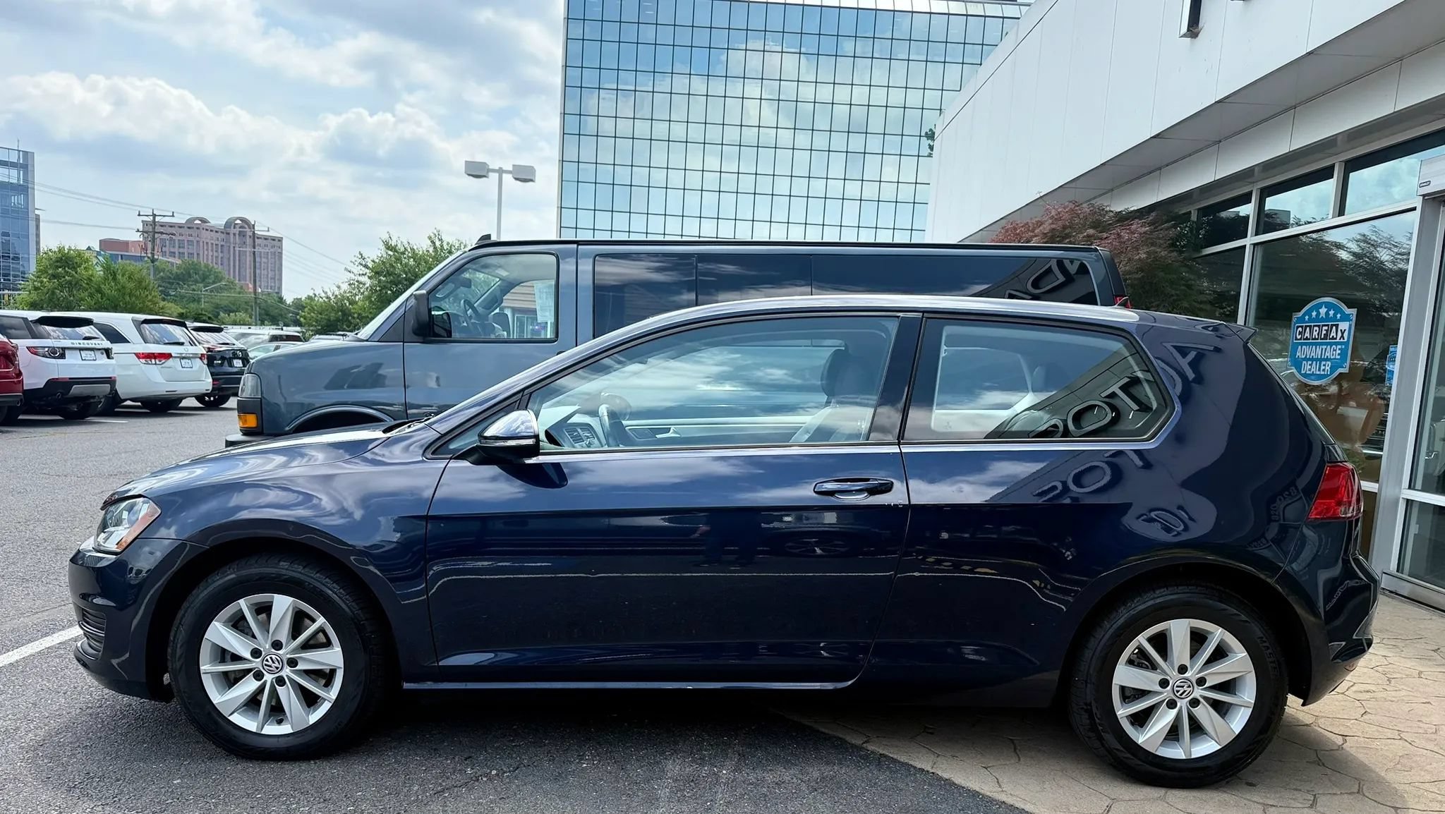 Used 2015 Volkswagen Golf S FWD image 4