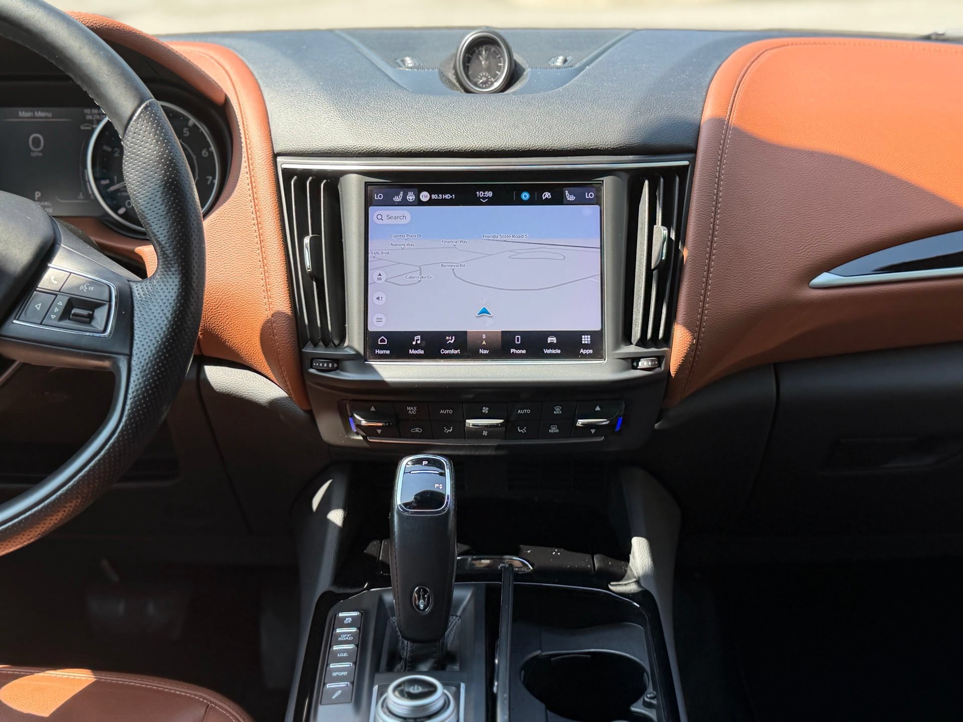 Used 2021 Maserati Levante AWD/4WD image 29