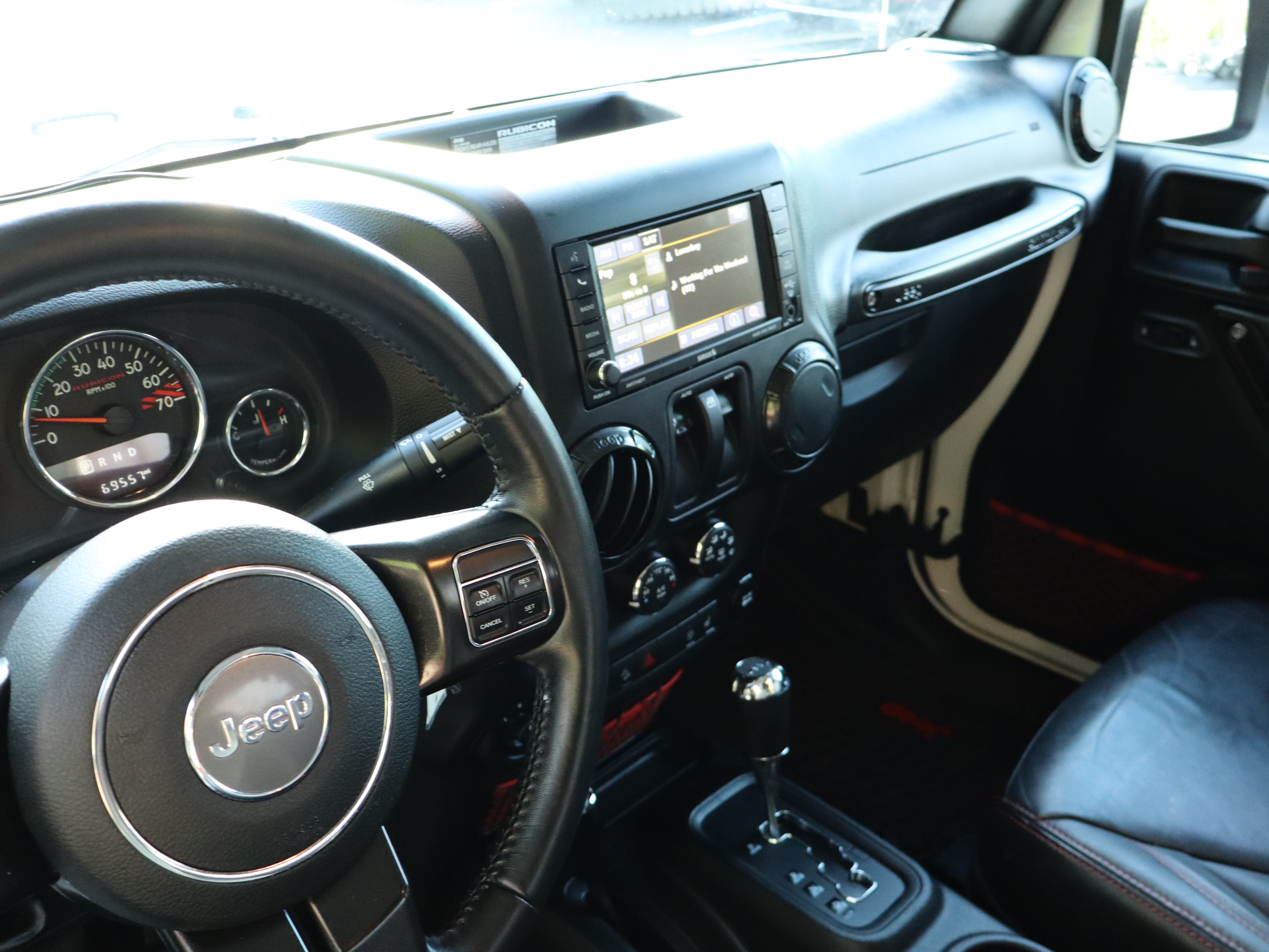 Used 2018 Jeep Wrangler Rubicon AWD/4WD image 24