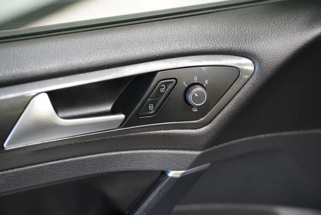 Used 2018 Volkswagen GTI Autobahn FWD image 18