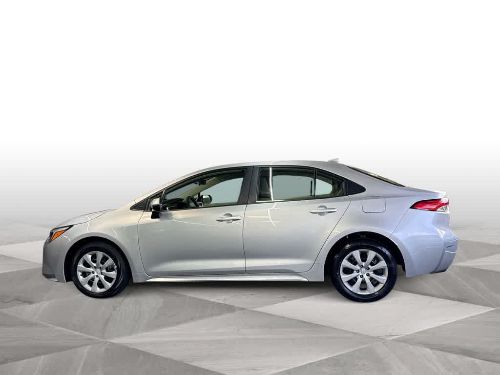 Used 2025 Toyota Corolla LE w/ Convenience Package FWD image 5