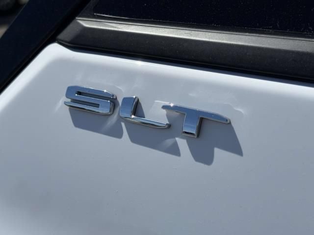 Used 2024 GMC Terrain SLT AWD/4WD image 7