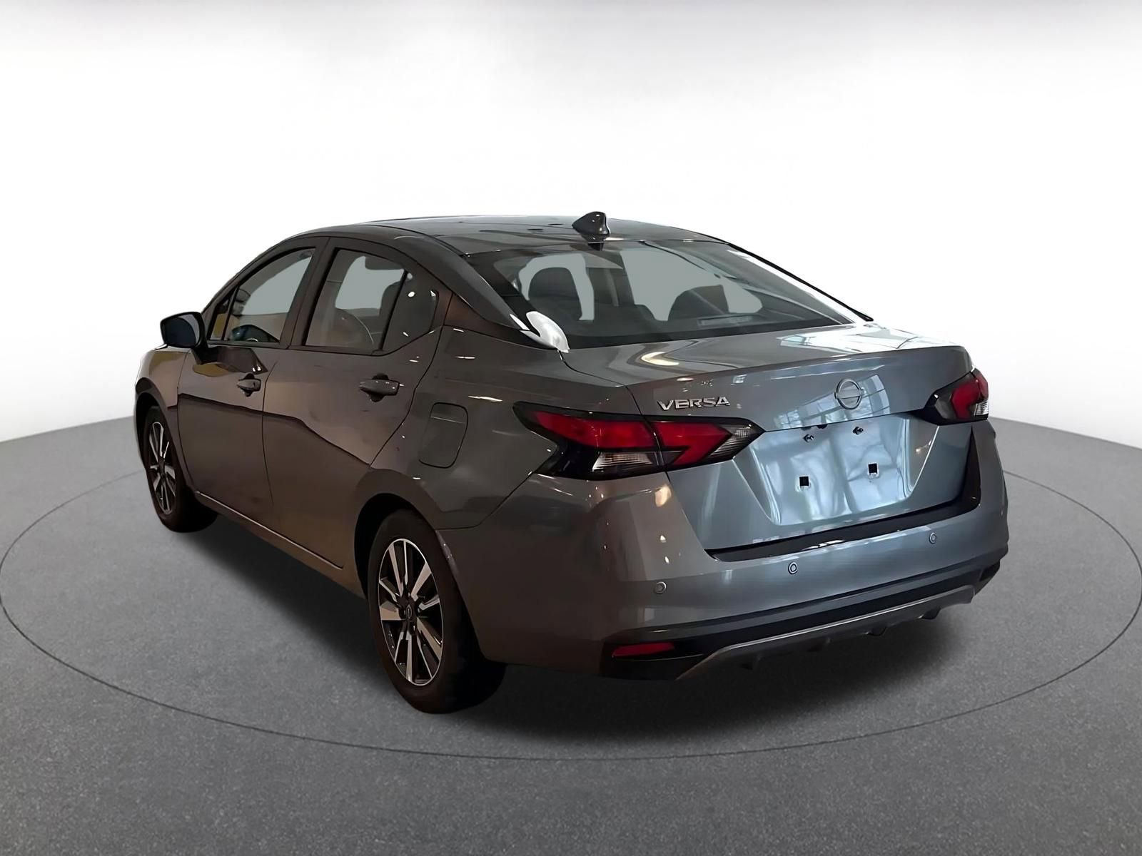 Used 2025 Nissan Versa SV image 11