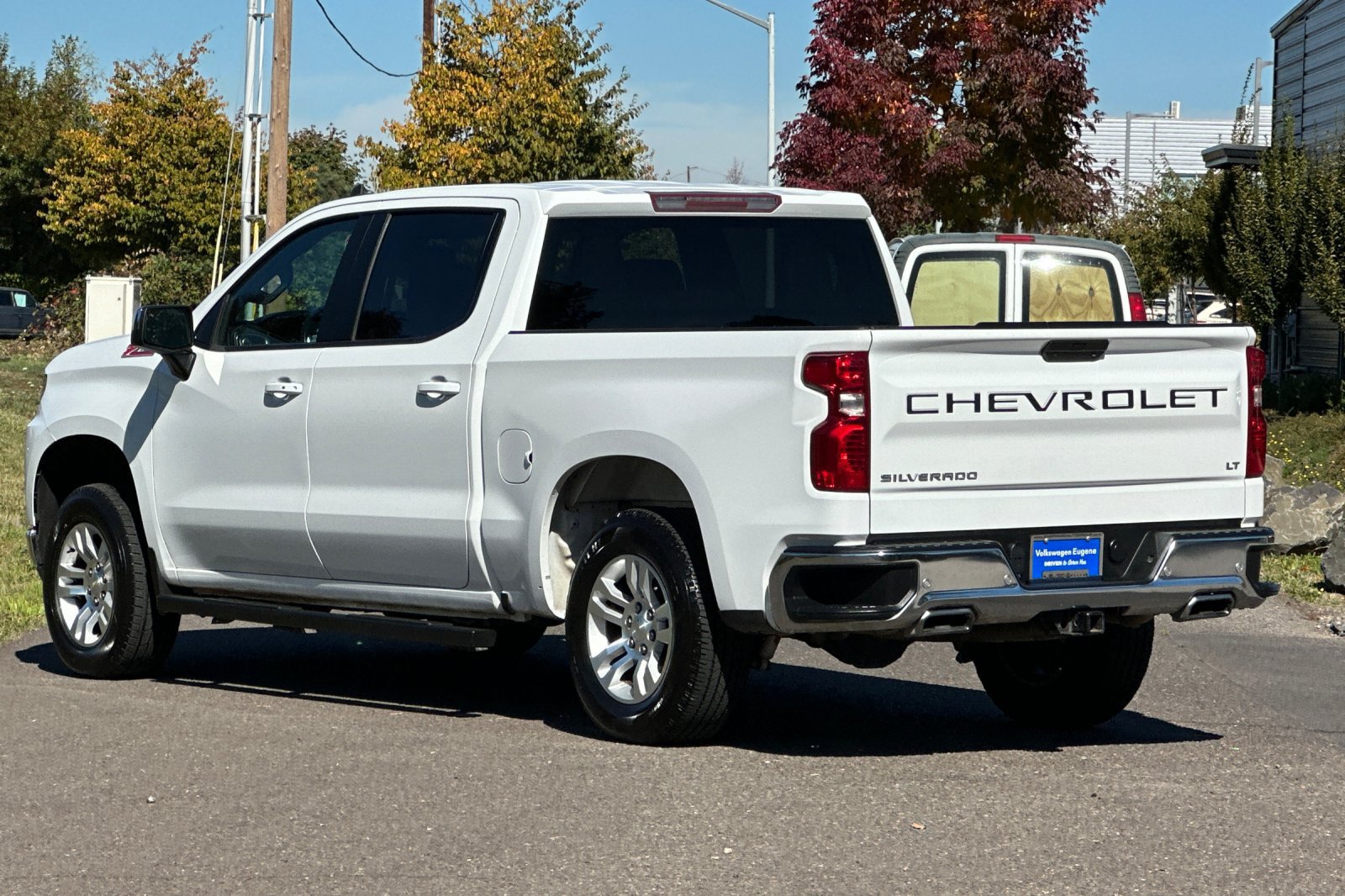 Used 2022 Chevrolet Silverado 1500 LT w/ Z71 Off-Road Package AWD/4WD image 5