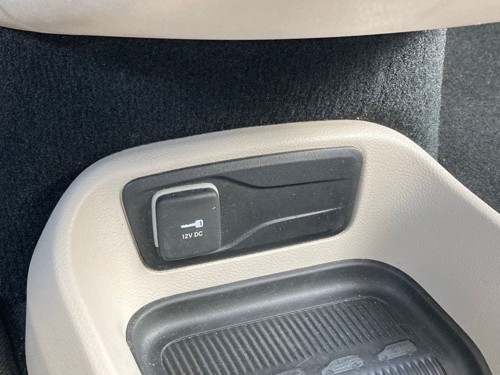 Used 2023 Chrysler Voyager LX FWD image 26