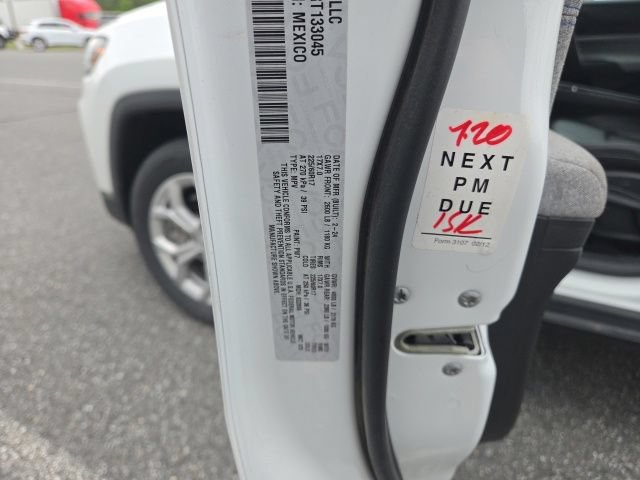 Used 2024 Jeep Compass Latitude AWD/4WD image 11