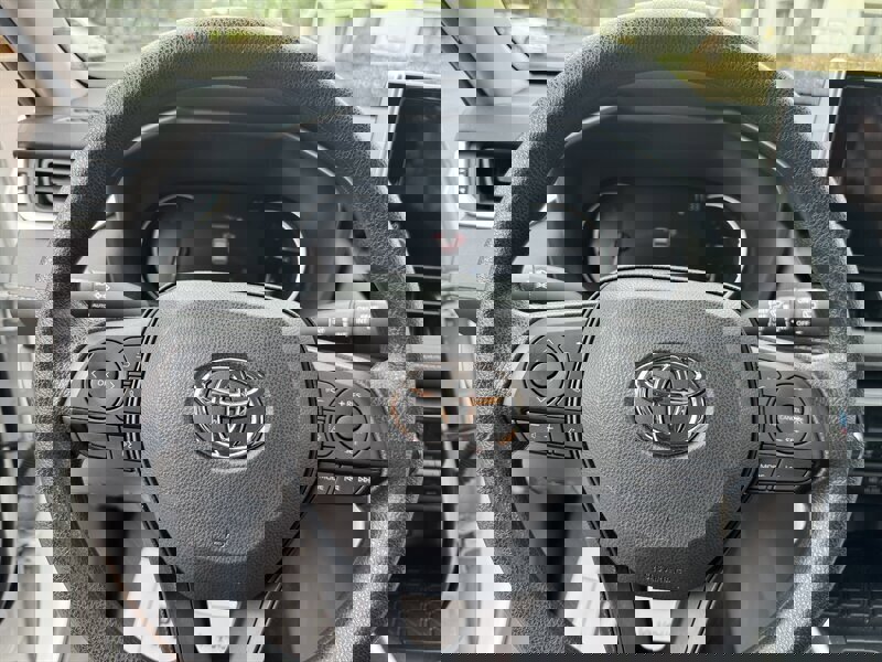 Used 2023 Toyota RAV4 XLE image 22