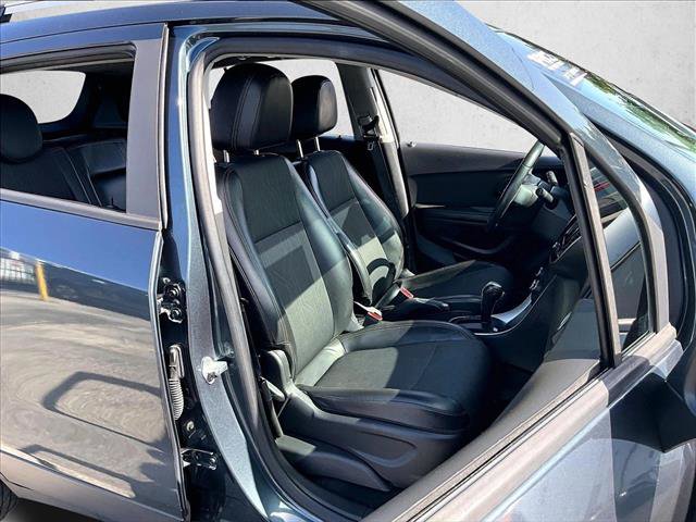 Used 2021 Chevrolet Trax LT w/ Driver Confidence Package FWD image 9