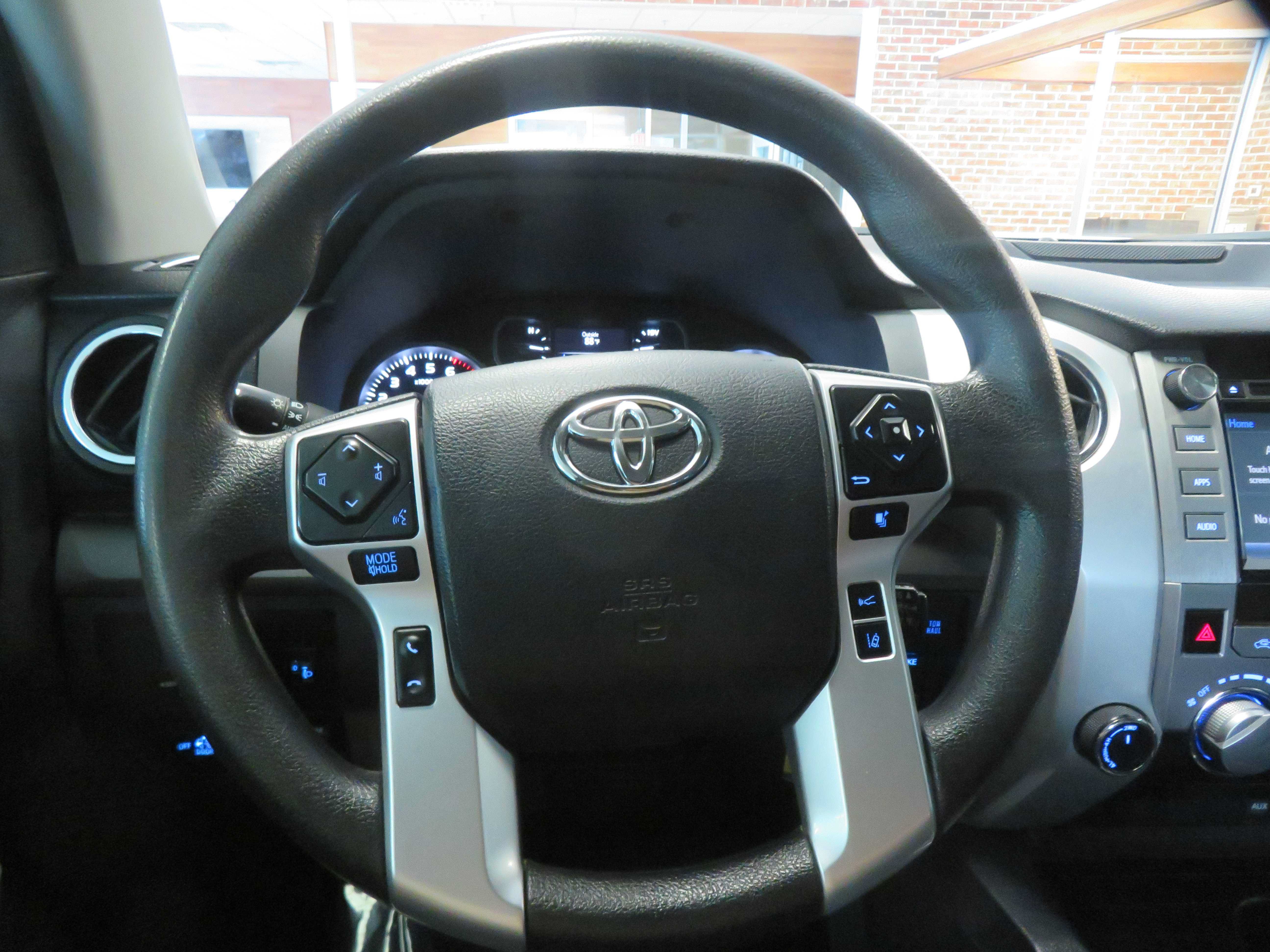 Used 2018 Toyota Tundra SR5 w/ SR5 Upgrade Package AWD/4WD image 29