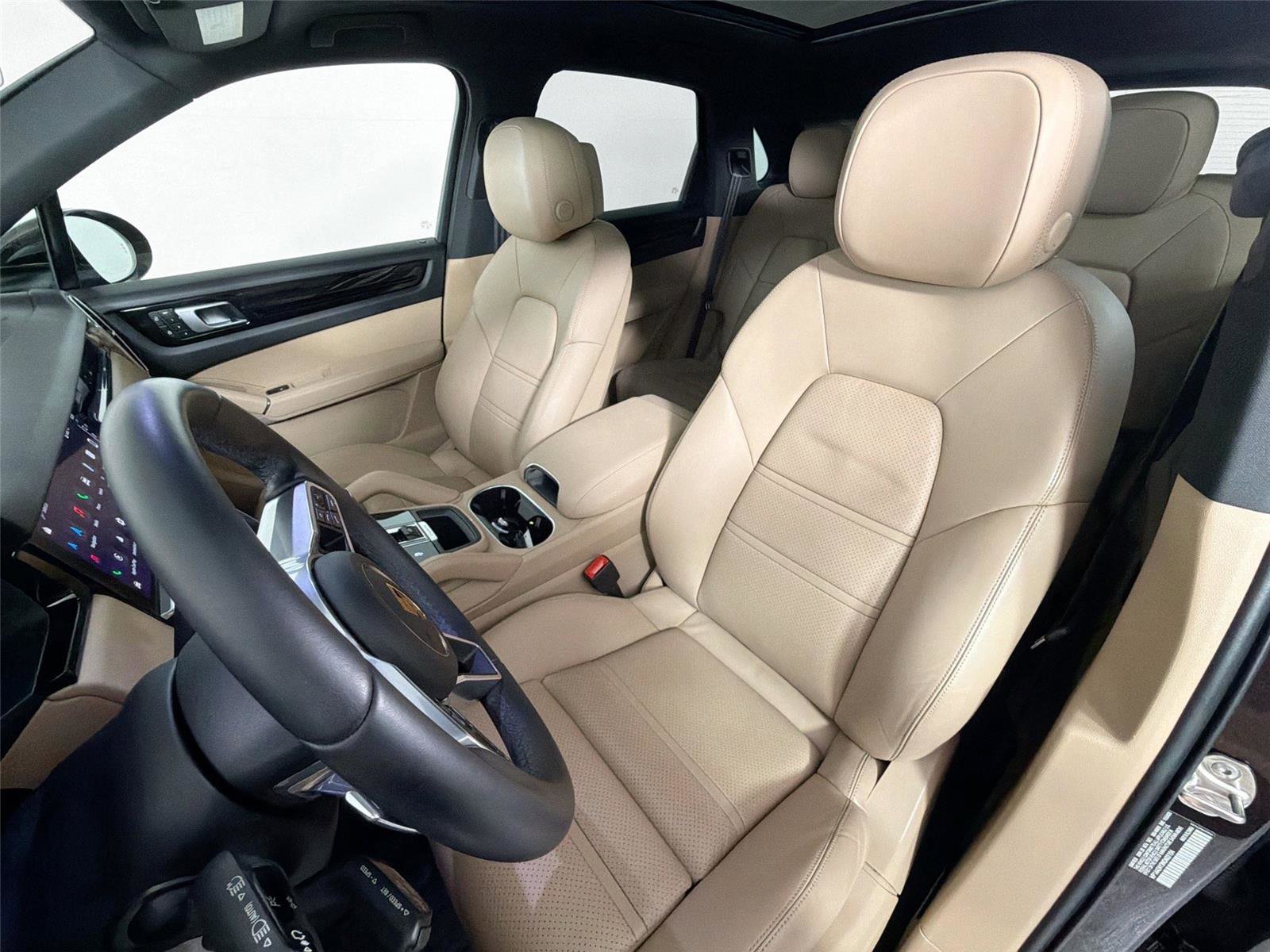 Certified 2022 Porsche Cayenne GTS AWD/4WD image 5