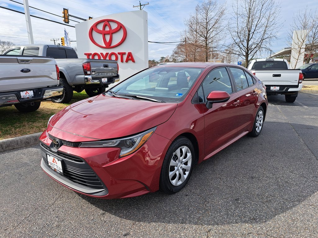 Used 2024 Toyota Corolla LE image 2