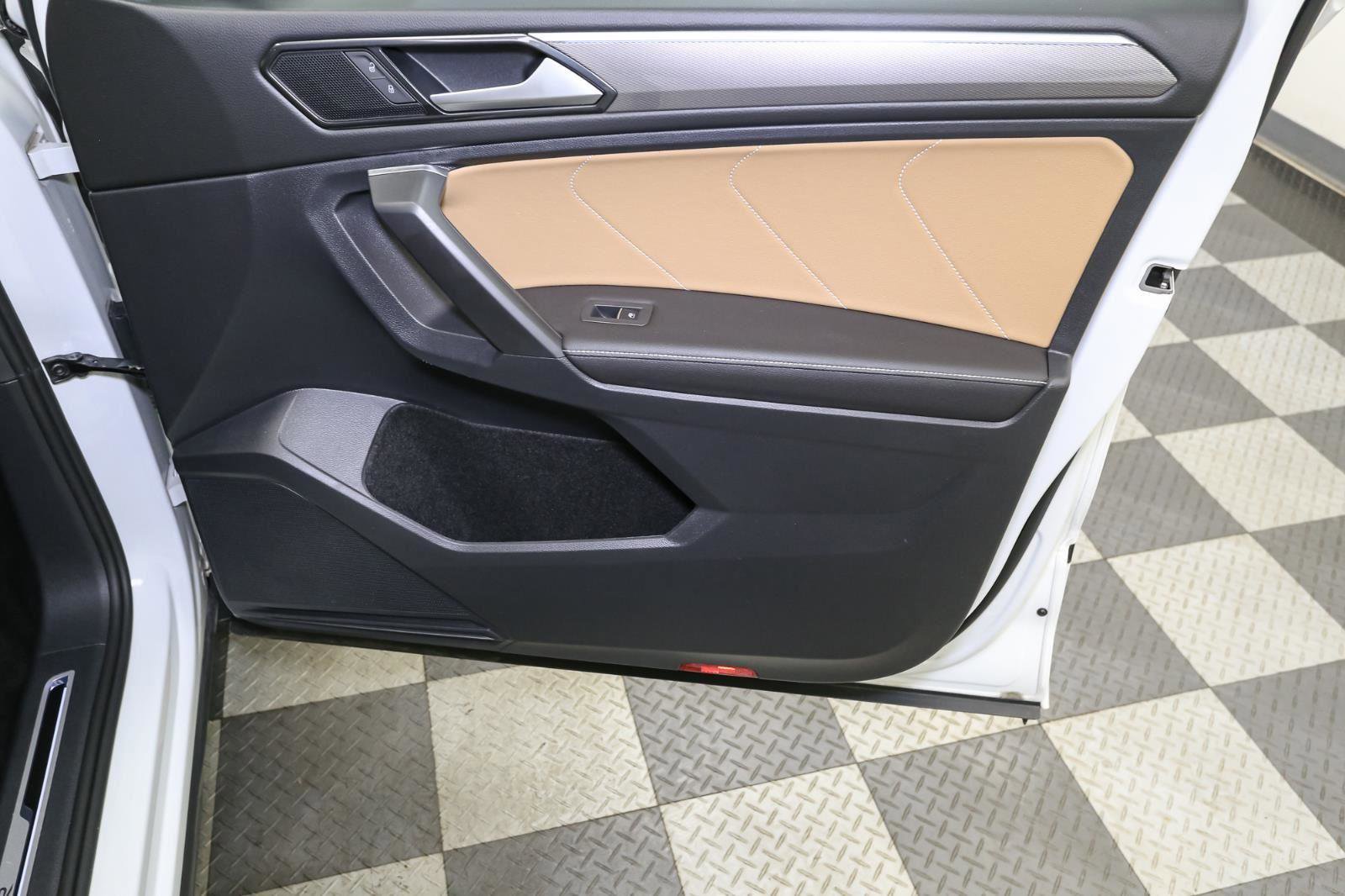 Certified 2023 Volkswagen Tiguan SE R-Line image 23