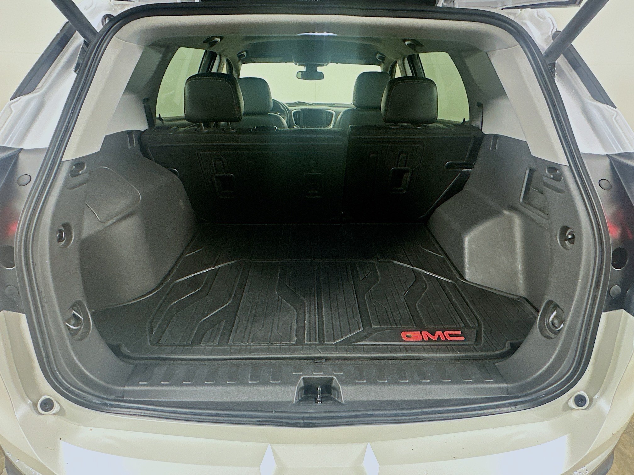 Used 2021 GMC Terrain SLT w/ LPO, Floor Liner Package FWD image 28