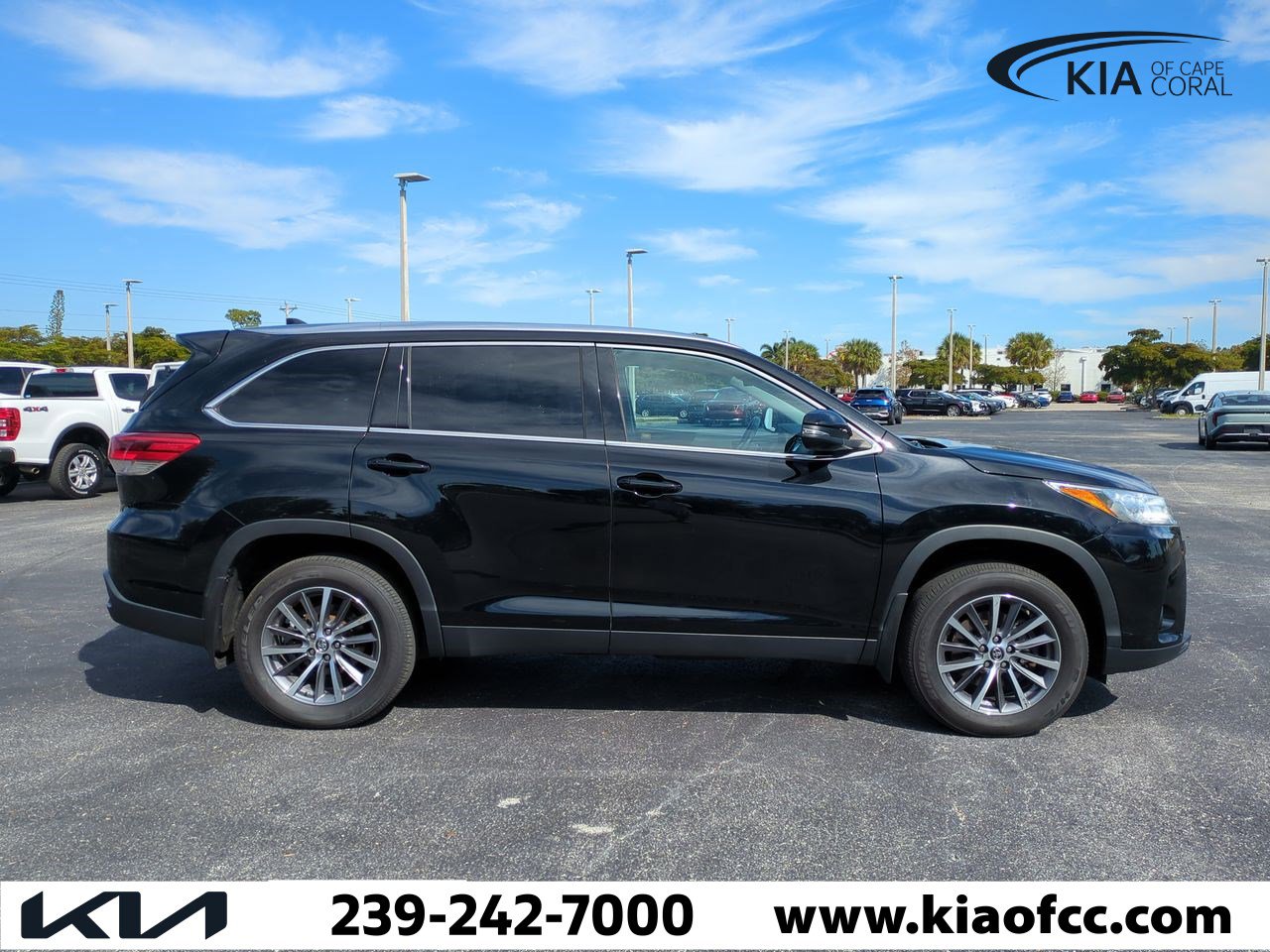 Used 2019 Toyota Highlander XLE image 4
