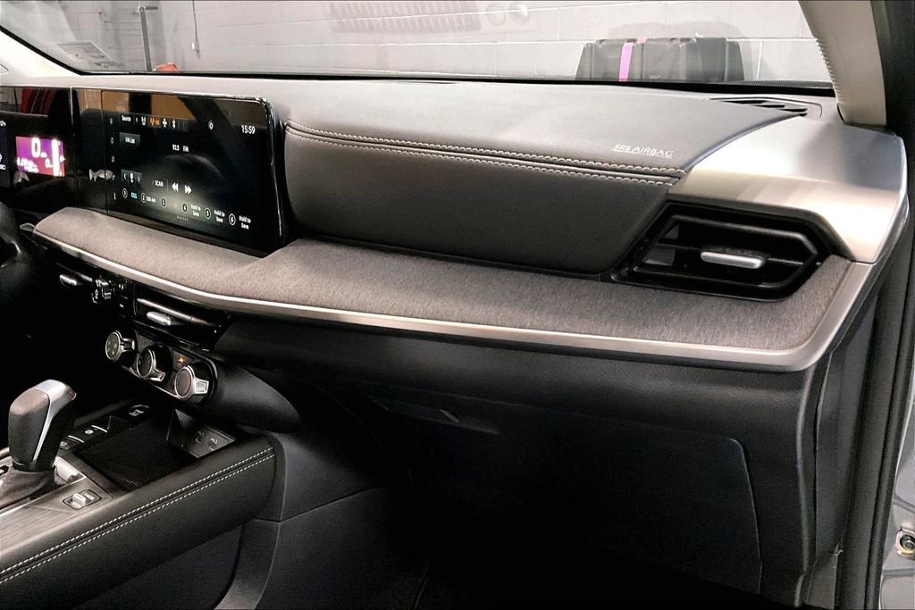 Certified 2025 Nissan Kicks SV image 16