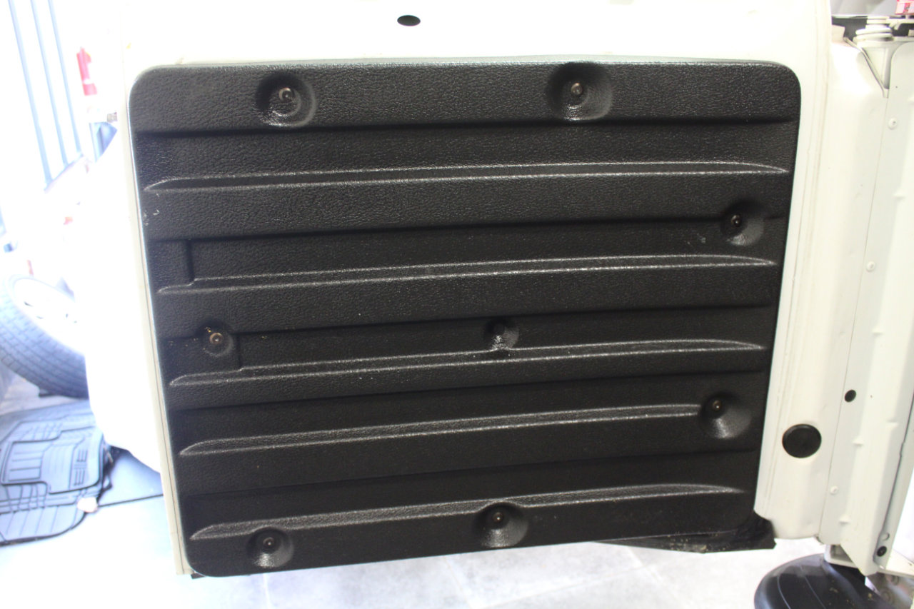 Used 2018 Chevrolet Express 2500 RWD 2500 135 w/ Driver Convenience Package image 25