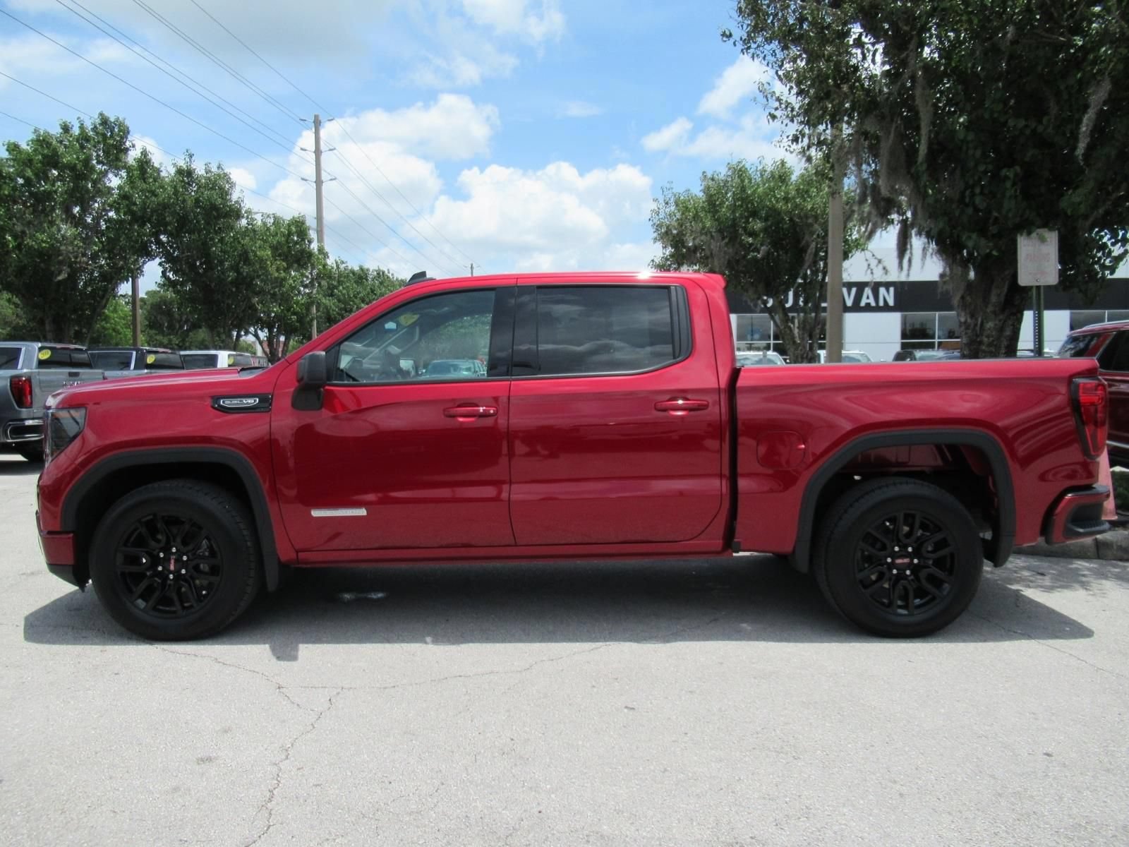 Used 2024 GMC Sierra 1500 Elevation RWD image 4