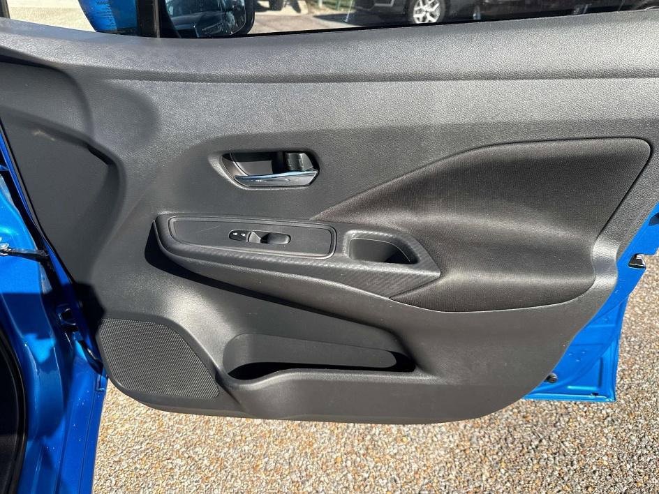 Used 2021 Nissan Versa SV image 15