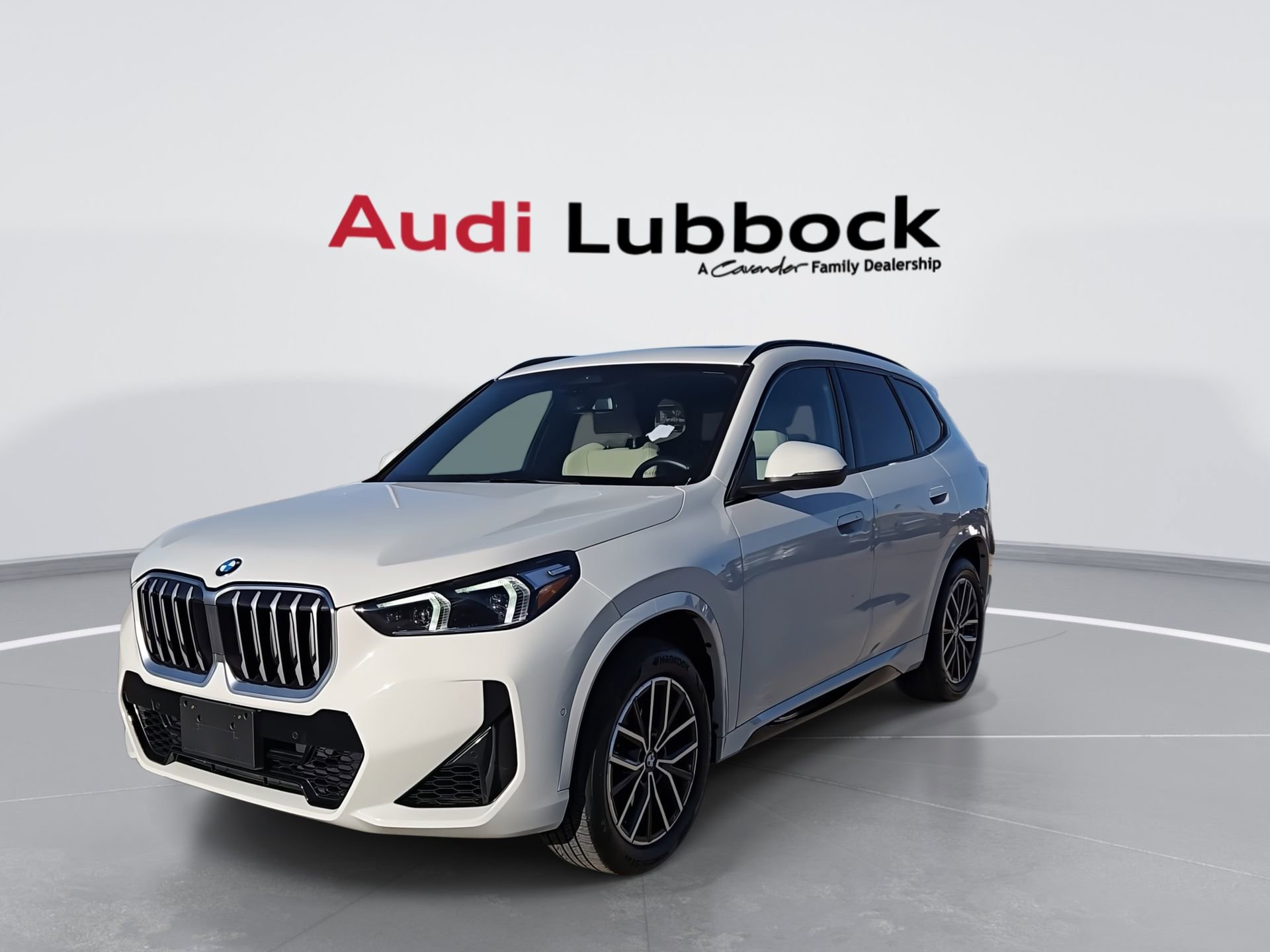 Used 2025 BMW X1 xDrive28i AWD/4WD image 3
