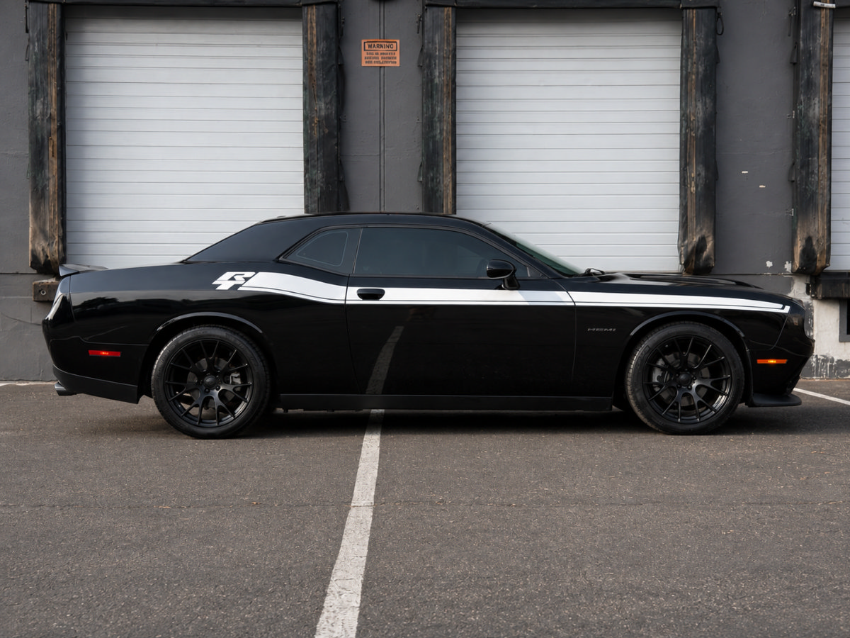 Used 2022 Dodge Challenger R/T w/ Blacktop Package RWD image 2