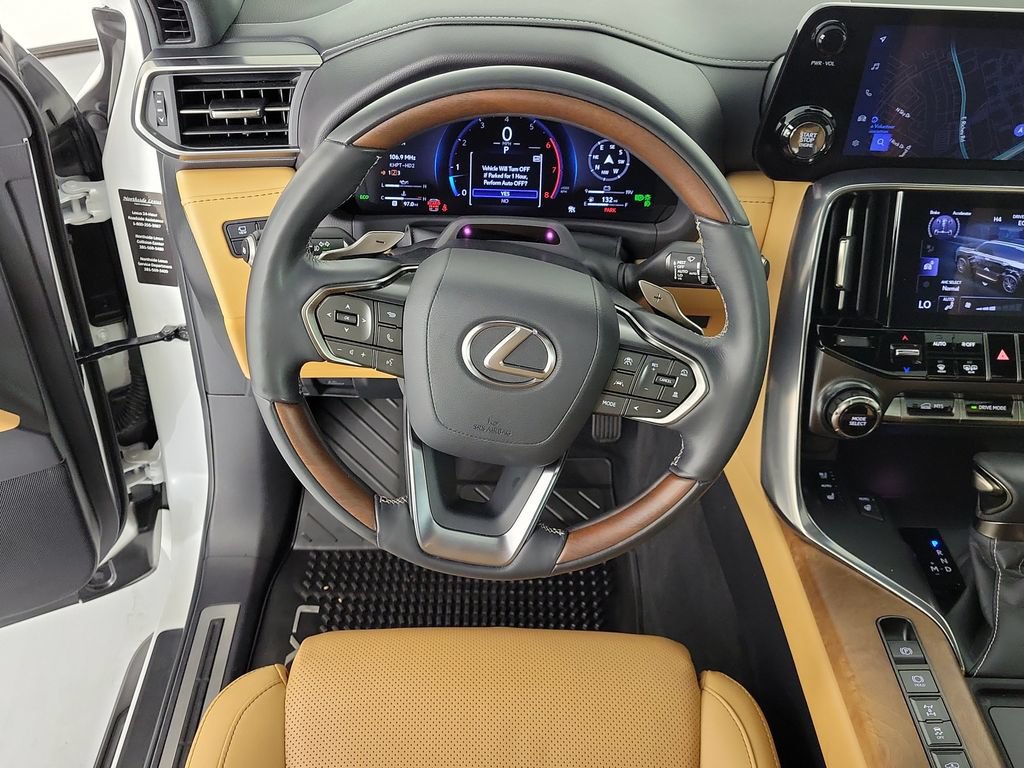 Used 2025 Lexus LX 600 4WD w/ Accessory Package (Z1) image 14