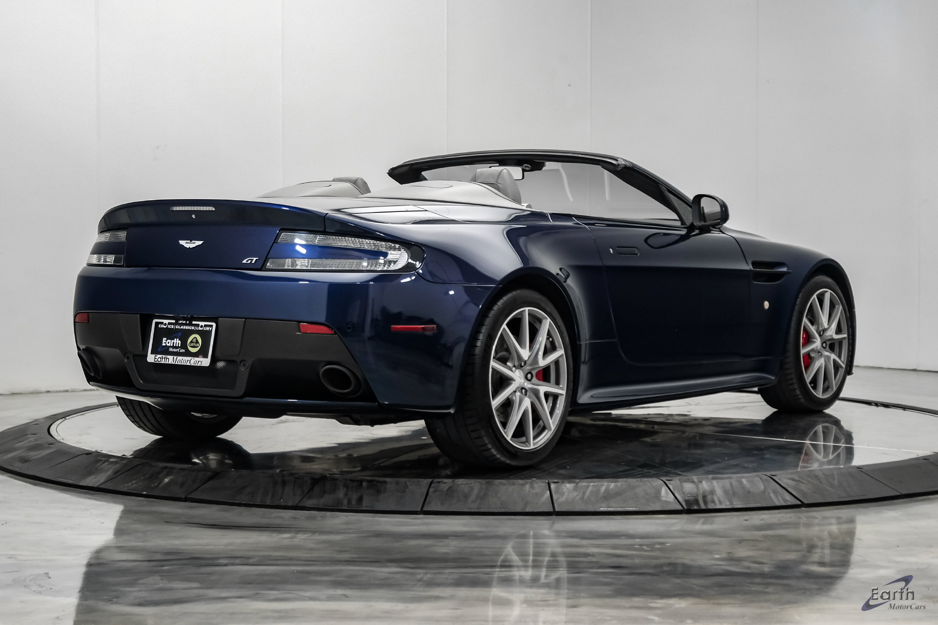 Used 2015 Aston Martin V8 Vantage GT RWD image 21
