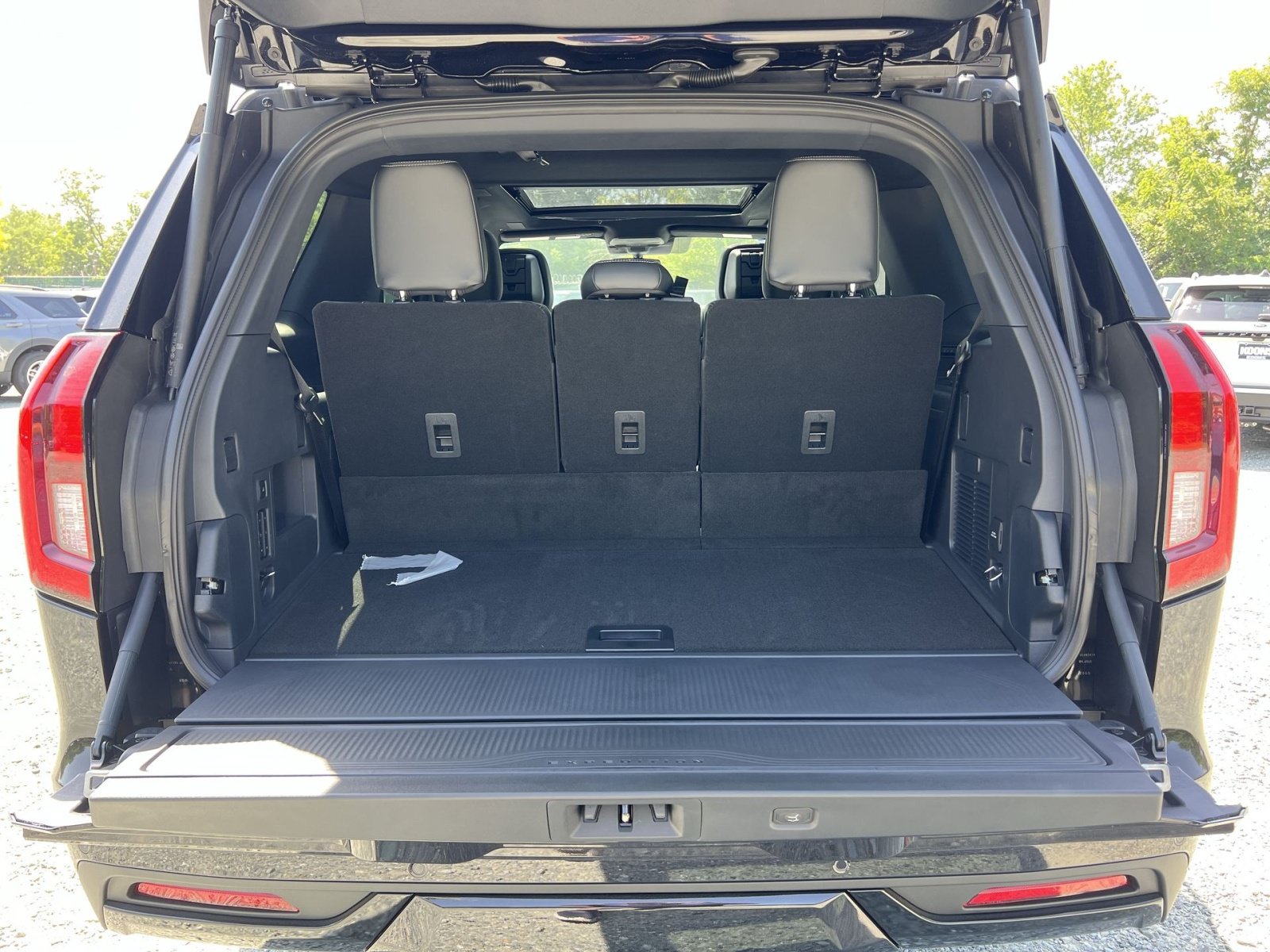New 2027 Ford Expedition Platinum w/ Stealth Appearance Package AWD/4WD image 27