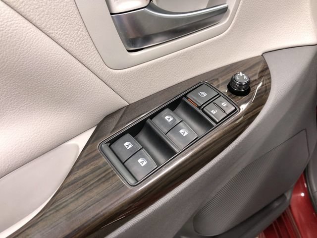 Used 2019 Toyota Sienna XLE FWD image 13