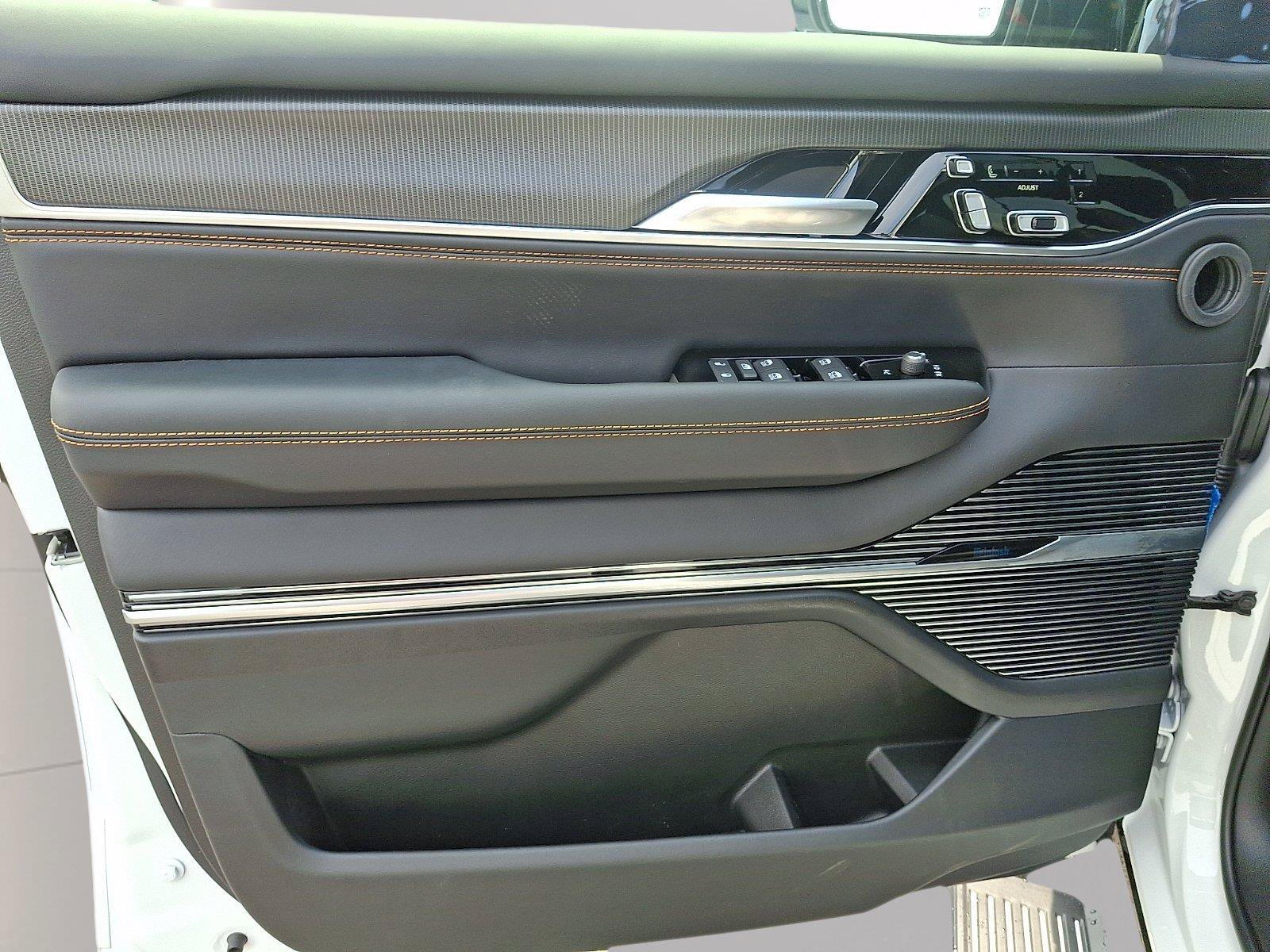 New 2026 Jeep Grand Wagoneer Summit AWD/4WD image 8