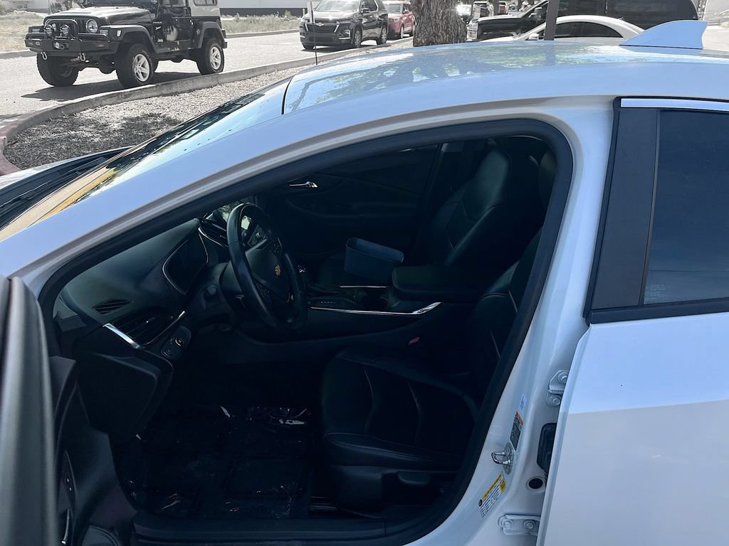 Used 2018 Chevrolet Volt Premier w/ Driver Confidence Package FWD image 22